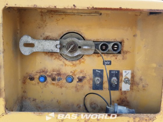 キャタピラー・リジッド・ダンパー