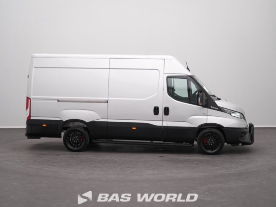 イヴェコ・デイリー 35S21 クローズド・ボックス・バン