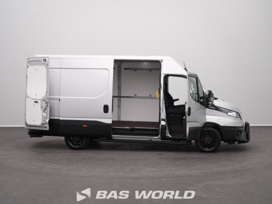 イヴェコ・デイリー 35S21 クローズド・ボックス・バン