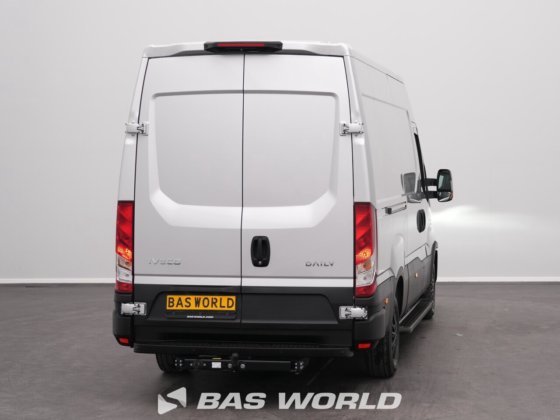 イヴェコ・デイリー 35S21 クローズド・ボックス・バン