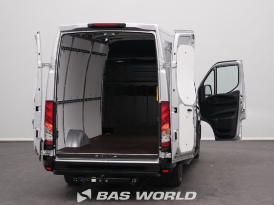 イヴェコ・デイリー 35S21 クローズド・ボックス・バン