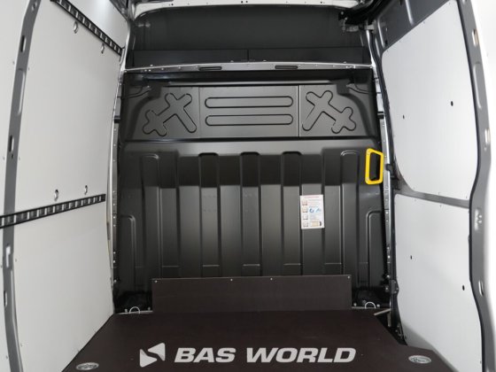 イヴェコ・デイリー 35S21 クローズド・ボックス・バン