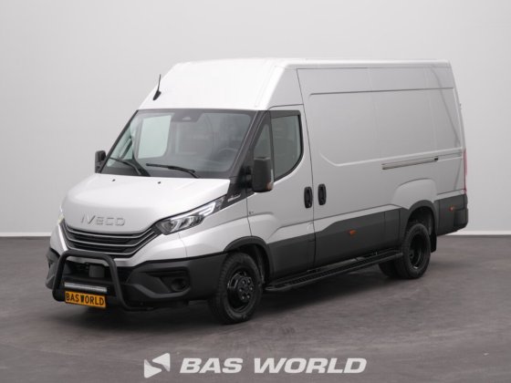 イヴェコ・デイリー 35C21 クローズド・ボックス・バン