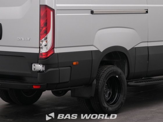 イヴェコ・デイリー 35C21 クローズド・ボックス・バン