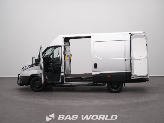 イヴェコ・デイリー 35C21 クローズド・ボックス・バン