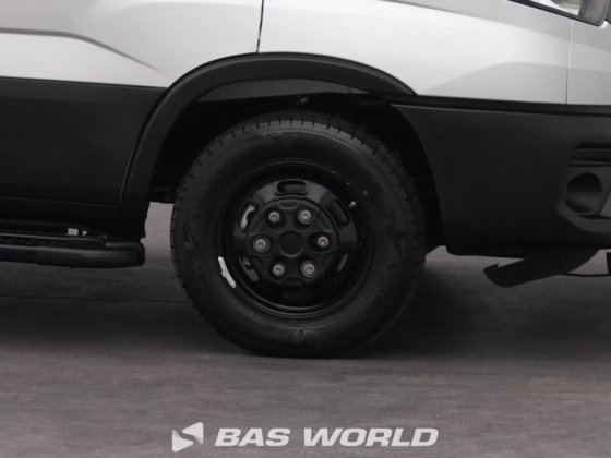 イヴェコ・デイリー 35C21 クローズド・ボックス・バン