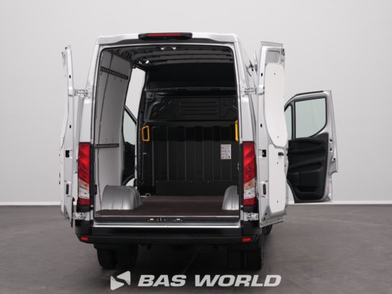 イヴェコ・デイリー 35C21 クローズド・ボックス・バン