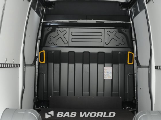 イヴェコ・デイリー 35C21 クローズド・ボックス・バン