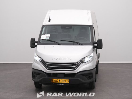 イヴェコ・デイリー 35C21 クローズド・ボックス・バン