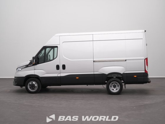 イヴェコ・デイリー 35C21 クローズド・ボックス・バン