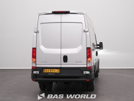 イヴェコ・デイリー 35C21 クローズド・ボックス・バン