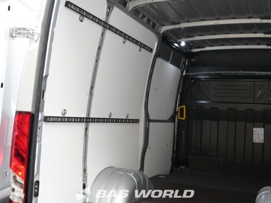 依维柯 Daily 35C21 封闭箱式货车