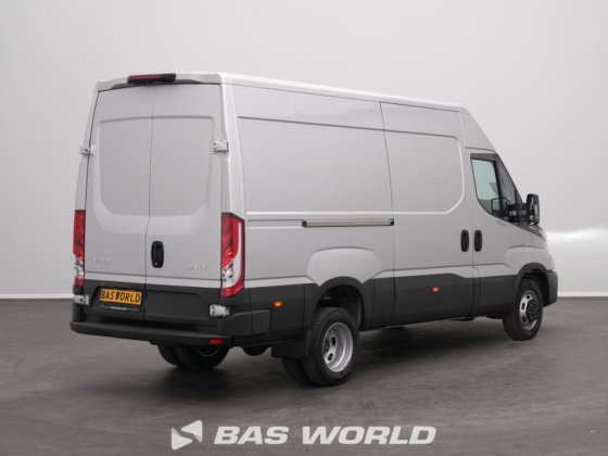 イヴェコ・デイリー 35C21 クローズド・ボックス・バン