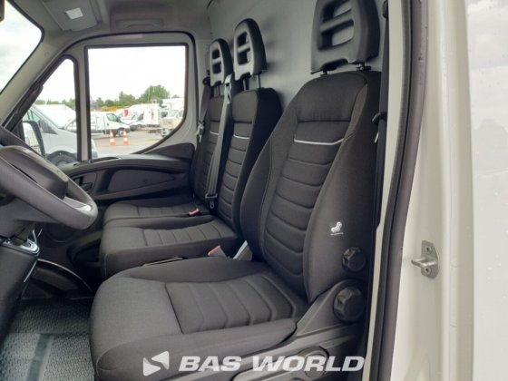 イヴェコ・デイリー 35S21 クローズド・ボックス・バン