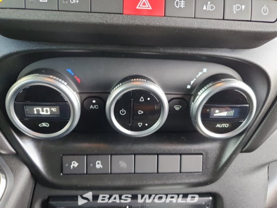 イヴェコ・デイリー 35S21 クローズド・ボックス・バン