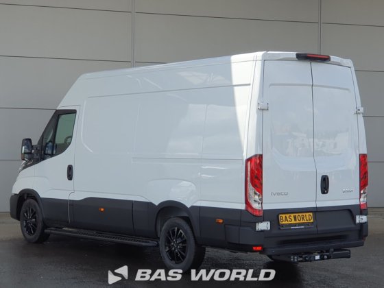 イヴェコ・デイリー 35S21 クローズド・ボックス・バン