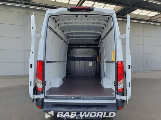 イヴェコ・デイリー 35S21 クローズド・ボックス・バン