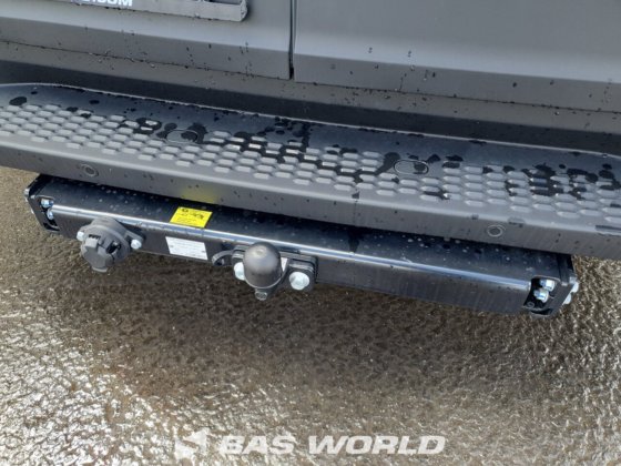 イヴェコ・デイリー 35S21 クローズド・ボックス・バン