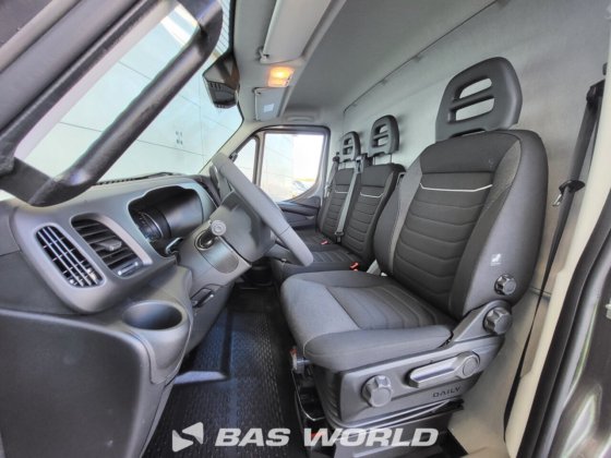 イヴェコ・デイリー 35S21 クローズド・ボックス・バン