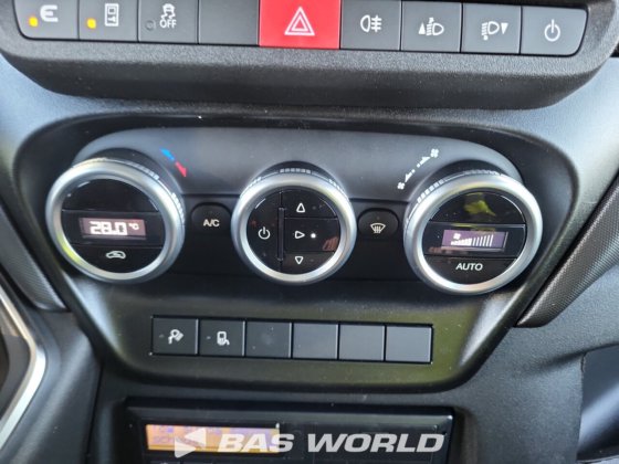 イヴェコ・デイリー 35S21 クローズド・ボックス・バン