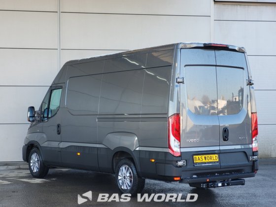 イヴェコ・デイリー 35S21 クローズド・ボックス・バン