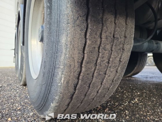 Kässbohrer 料仓半拖车