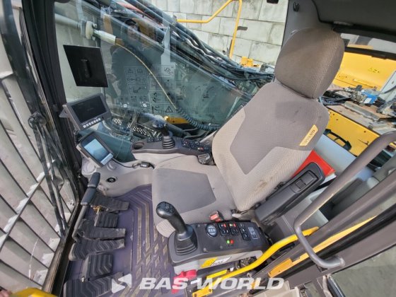 沃尔沃 EC380 DHR 履带式挖掘机