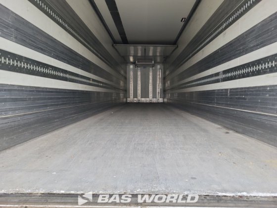 クローネ・ブルーズ冷凍セミトレーラー