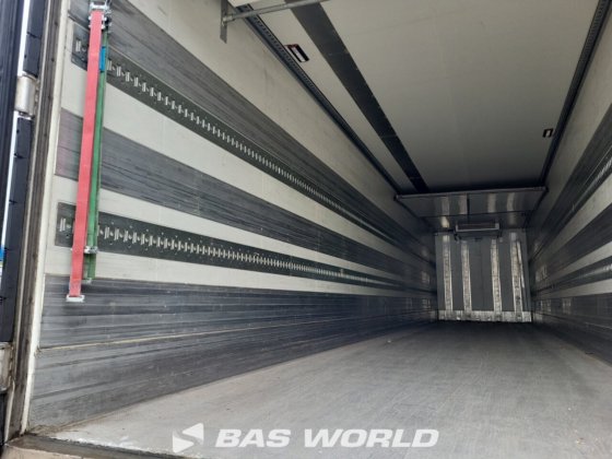 クローネ・ブルーズ冷凍セミトレーラー