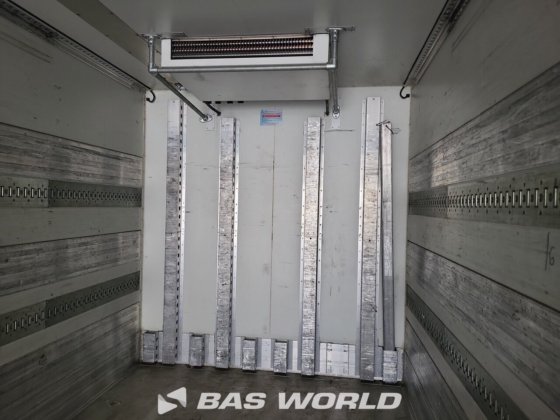 クローネ・ブルーズ冷凍セミトレーラー