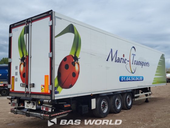 クローネ・ブルーズ冷凍セミトレーラー