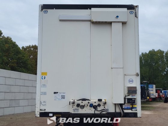 クローネ・ブルーズ冷凍セミトレーラー