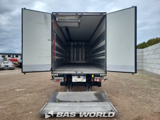 クローネ・ブルーズ冷凍セミトレーラー