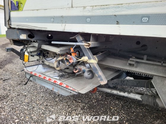 クローネ冷凍セミトレーラ