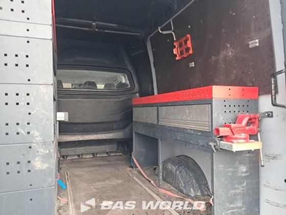 イヴェコ・デイリー 35S16 クローズド・ボックス・バン