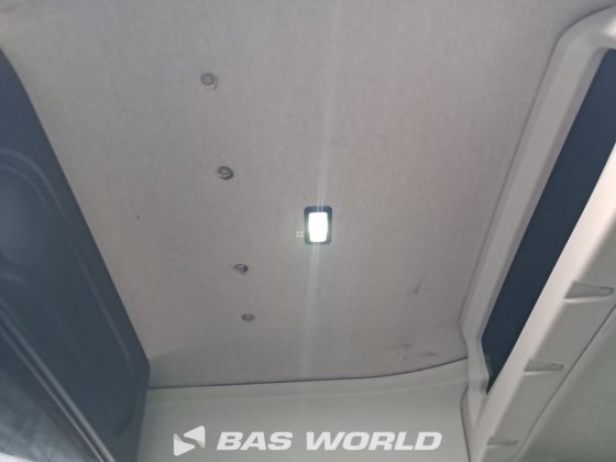 イヴェコ・デイリー 35S16 クローズド・ボックス・バン