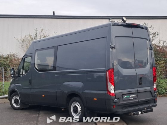 イヴェコ・デイリー 35S16 クローズド・ボックス・バン