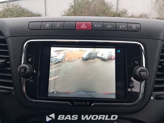 イヴェコ・デイリー 35S16 クローズド・ボックス・バン