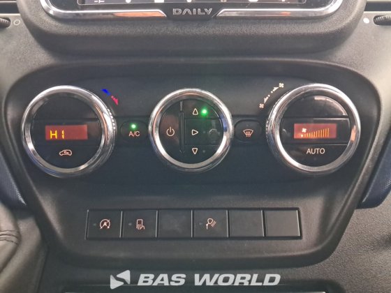 イヴェコ・デイリー 35S16 クローズド・ボックス・バン