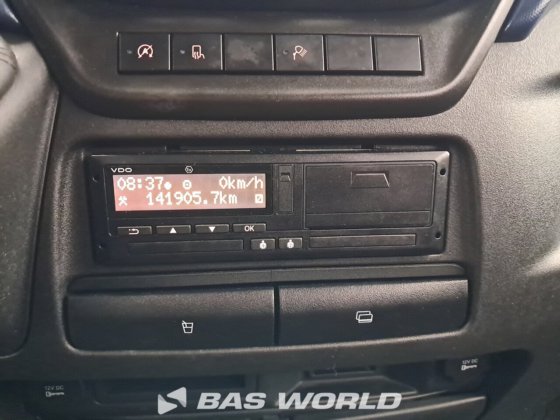 イヴェコ・デイリー 35S16 クローズド・ボックス・バン