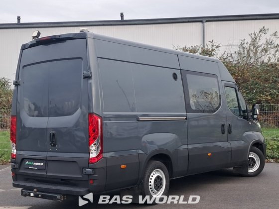 イヴェコ・デイリー 35S16 クローズド・ボックス・バン