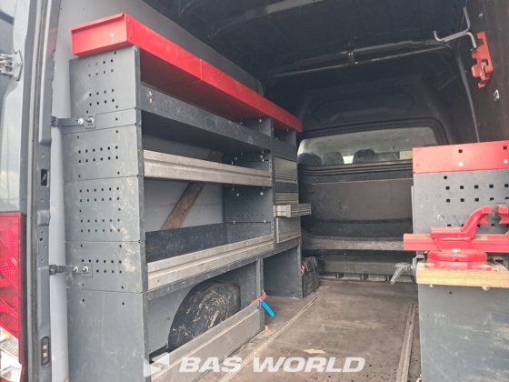 イヴェコ・デイリー 35S16 クローズド・ボックス・バン