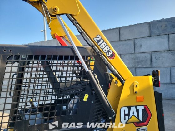 キャタピラー216 B3 スキッドステアローダー