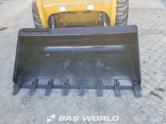 キャタピラー216 B3 スキッドステアローダー