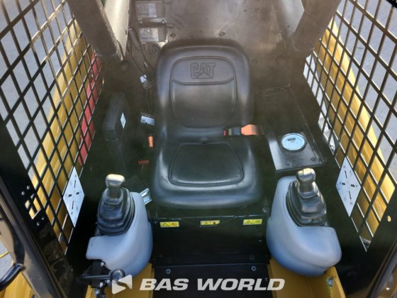 キャタピラー216 B3 スキッドステアローダー