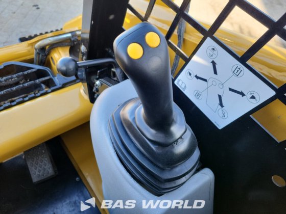 キャタピラー216 B3 スキッドステアローダー