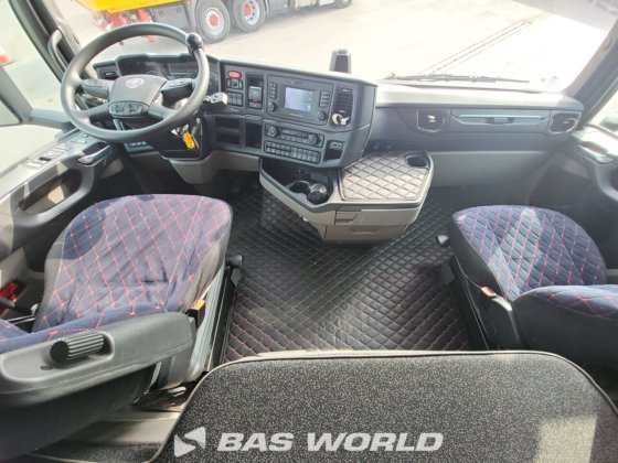 斯堪尼亚 S460 4X2 牵引车组