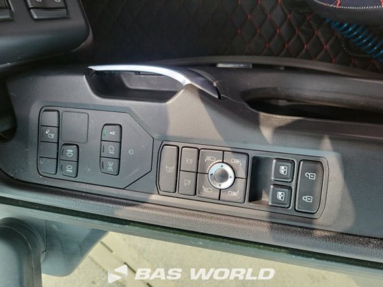 斯堪尼亚 S460 4X2 牵引车组