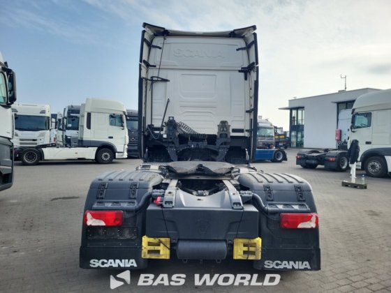 斯堪尼亚 S460 4X2 牵引车组