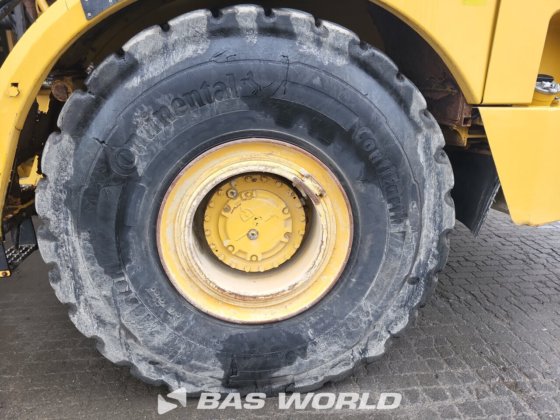 キャタピラー740 Bダンプトラック